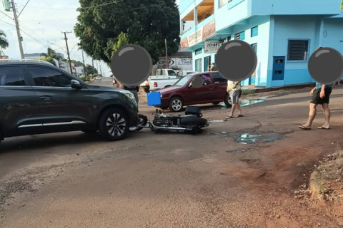 MOTOCICLISTA FICA FERIDO EM ACIDENTE NO CENTRO DE TUPARENDI