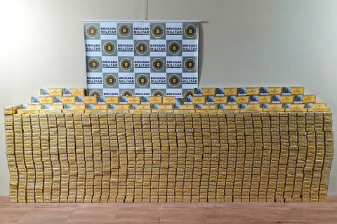 *BRIGADA MILITAR APREENDE 10 MIL MAÇOS DE CIGARROS EM DR. MAURÍCIO CARDOSO DURANTE A OPERAÇÃO CONVERGÊNCIA*