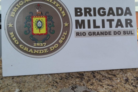 Homem com mandado de prisão em aberto é preso no interior de Nova Candelária