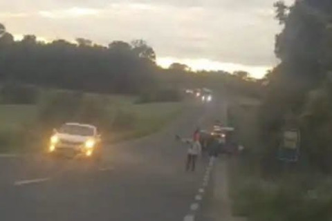 Motociclista de 26 anos morre após colidir na traseira de trator na ERS-400, em Passa Sete