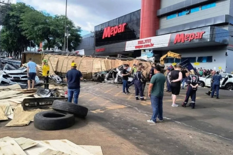 Grave acidente em Chapecó deixa 12 feridos, dois em estado grave