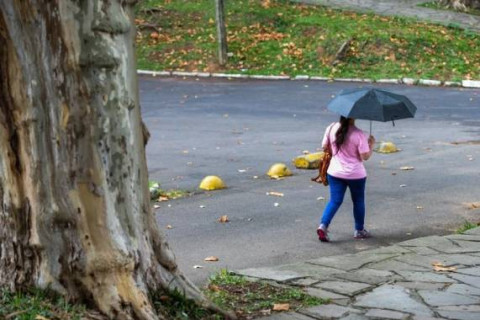 Calor de 30ºC e abafamento podem trazer mais chuva durante a quinta-feira; veja previsão