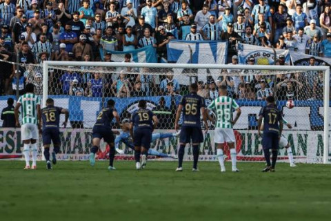 Grêmio vence o Juventude nos pênaltis e avança à final do Gauchão para enfrentar o Inter