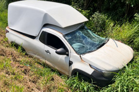Colisão entre caminhão e Fiat Strada deixa dois feridos na ERS-344, em Santa Rosa