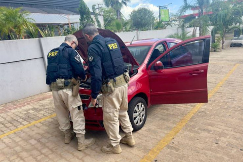 Veículo furtado em Curitiba é recuperado pela PRF em Passo Fundo