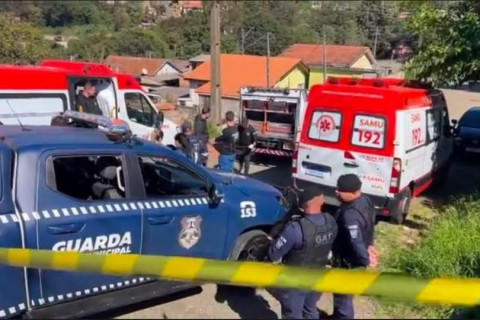Bebê de quatro meses morre por asfixia e casal de padrinhos é preso no Paraná
