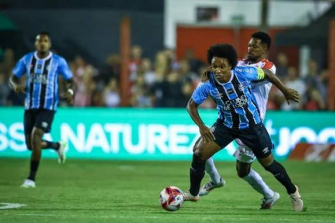 Grêmio vence o Guarany de Bagé e garante classificação antecipada à próxima fase do Gauchão