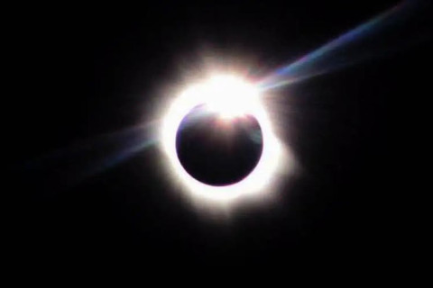 Brasileiros poderão ver eclipse solar por transmissão na internet; Fenômeno só será visível no Hemisfério Norte