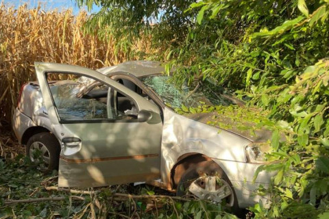 Jovem fica ferida em saída de pista na ERS-305 entre Tucunduva e Horizontina