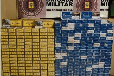 Brigada Militar apreende mais de 300 pacotes de cigarros estrangeiros em Três de Maio
